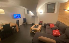 Aya, Appartement Moderne Dans Le Coeur Du Village